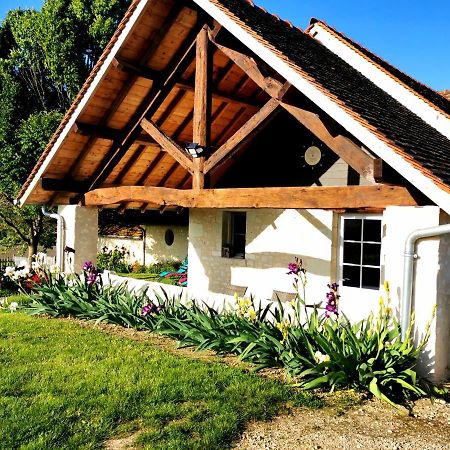 Gite De Charme Dans Un Cadre Calme Et Reposant Chatellerault Exterior photo
